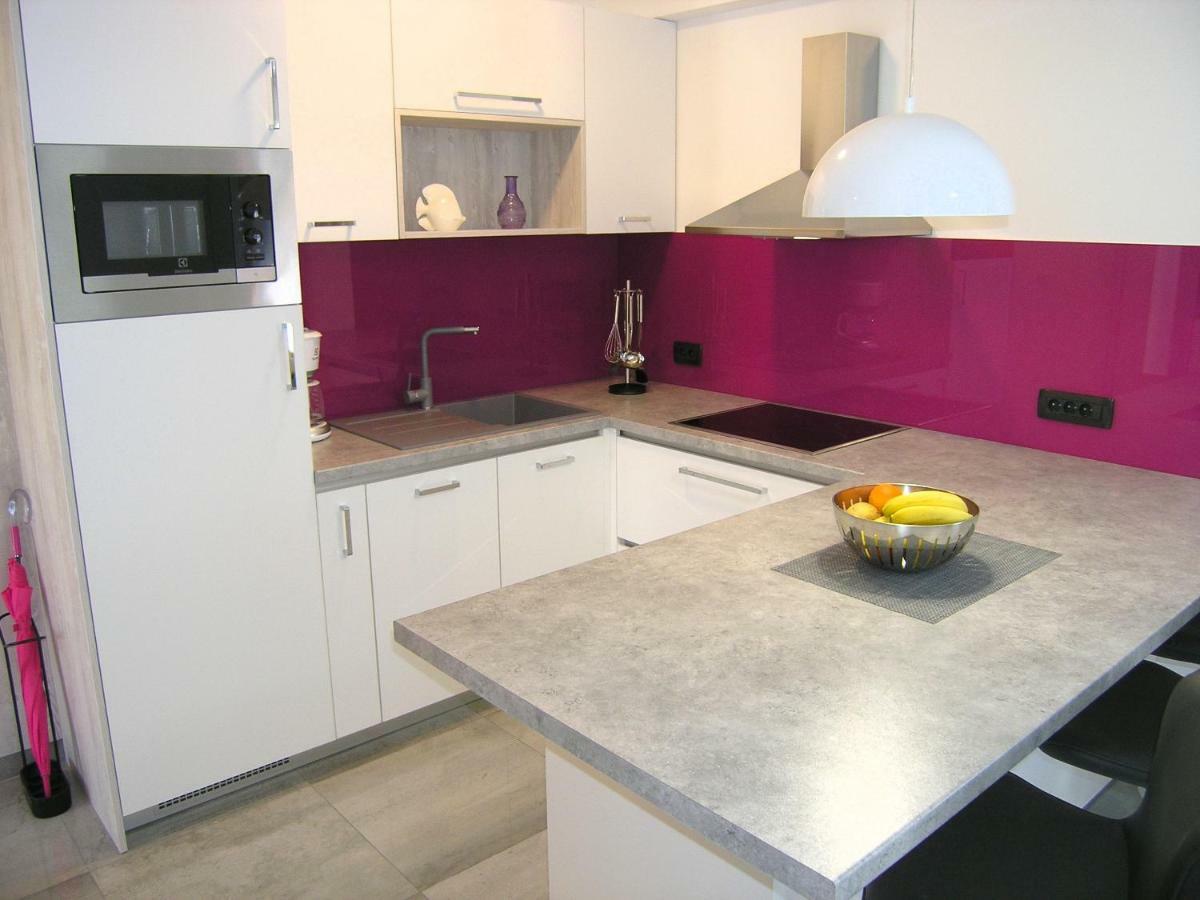Apartment Zora Кърк Екстериор снимка